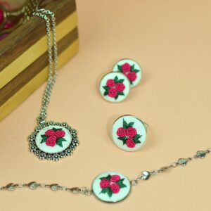 conjunto flores bordado manual