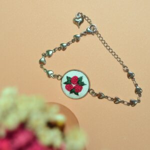 Pulseira bordada flores